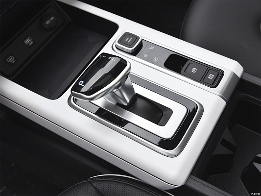 Hyundai Mufasa DLX 2.0 AT White