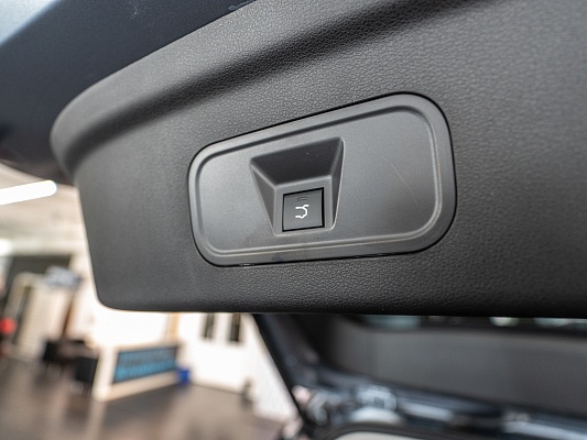 Dongfeng Huge Executive 1.5 AMT Silver Black
