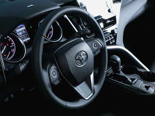 Toyota Camry NEW standart plus white